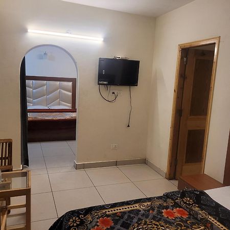 Hotel Snow Country Villa Manāli エクステリア 写真