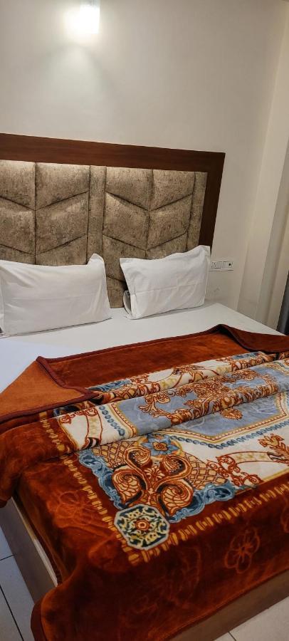 Hotel Snow Country Villa Manāli エクステリア 写真