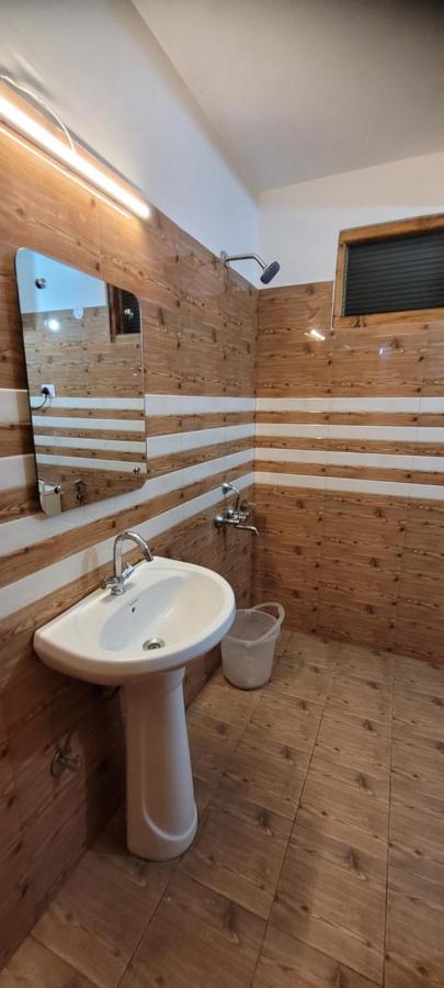 Hotel Snow Country Villa Manāli エクステリア 写真