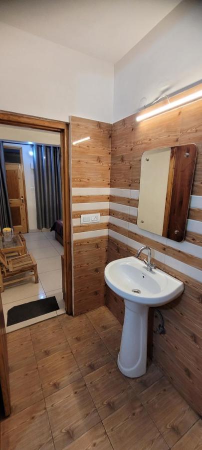 Hotel Snow Country Villa Manāli エクステリア 写真
